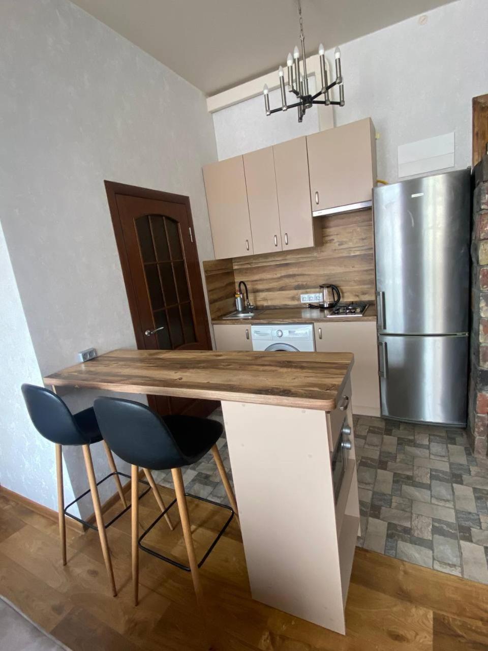 Апартаменти На Вулиці Антоновича Lviv Exterior photo